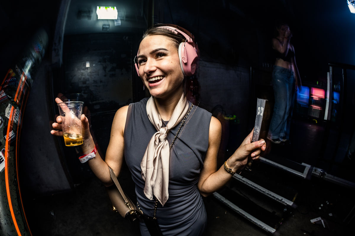 Loading... just a sec